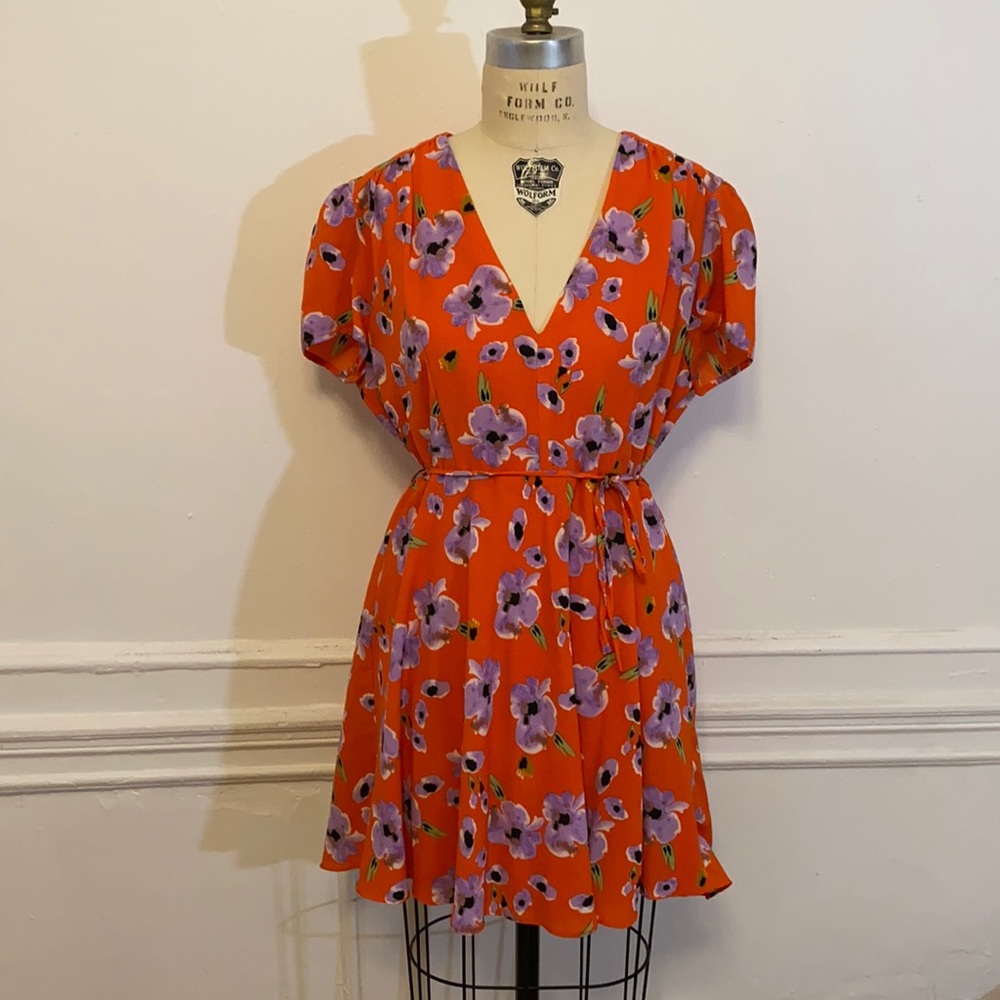 Glamorous mini dress with waist tie/floral print